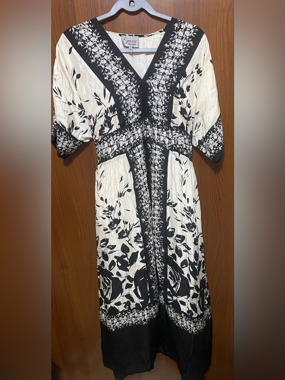 LYNN RITCHIE SILVER Dress Silk Black Ivory Crinkle Tie-Back V-Neck Medium